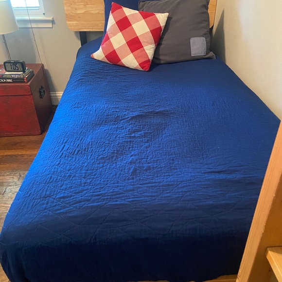 Pillowfort Bedding Twin Quilt And Sham Set Navy Blue Quilted Design